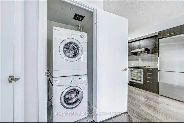 Additional image 9 of 255 Village Green Sq Unit 507