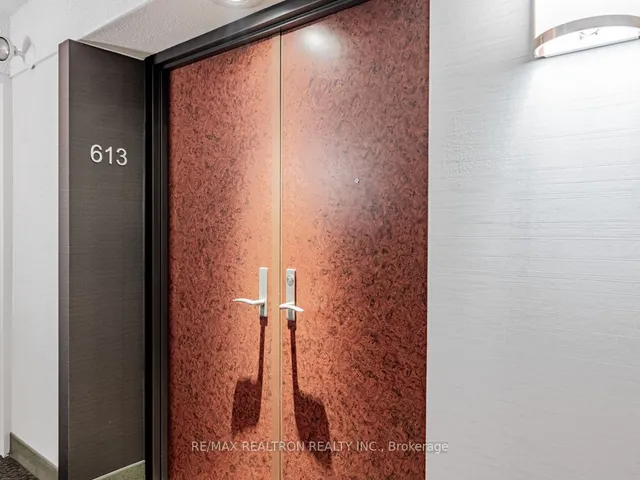 Additional image 27 of 55 Lombard St Unit 613