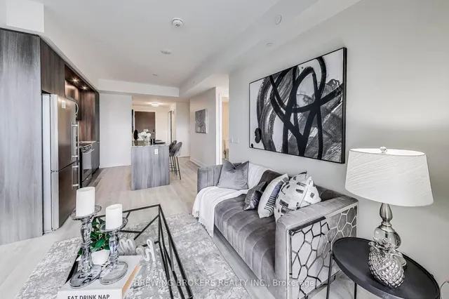 Additional image 13 of 20 Inn On The Park Dr Unit 933