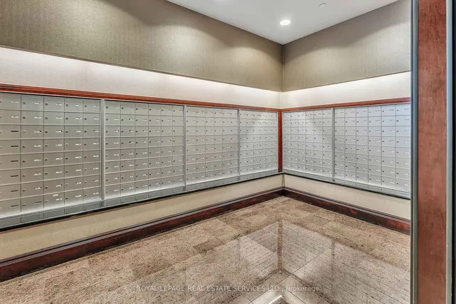 Additional image 37 of 35 Balmuto St Unit 2101