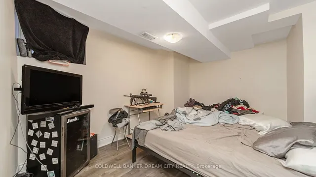 Additional image 33 of 88 Hollowgrove Blvd