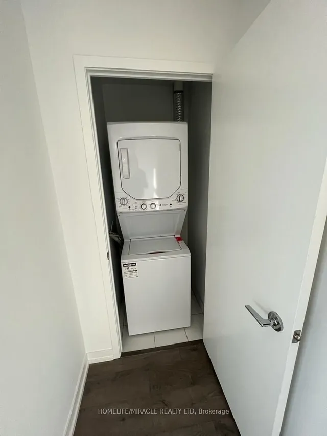 Additional image 6 of 270 Dufferin St Unit 914