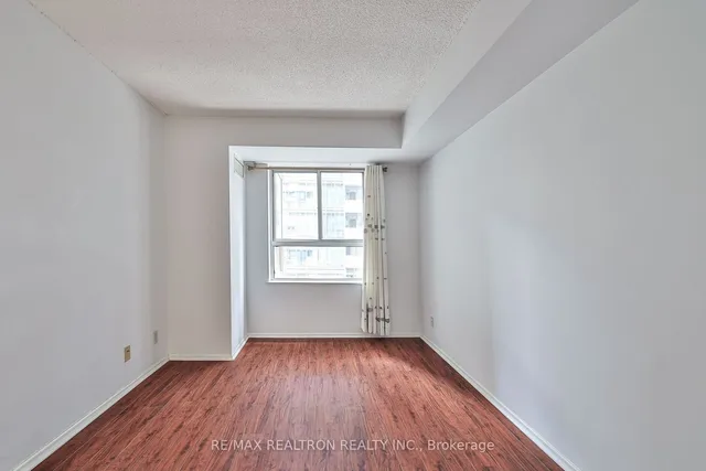 Additional image 22 of 44 Gerrard St Unit 811