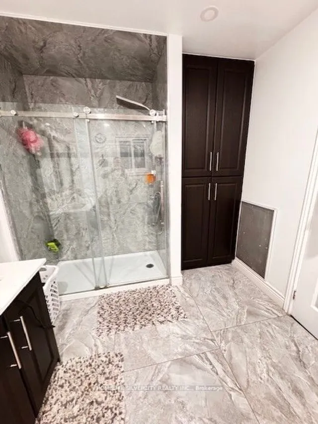 Additional image 21 of 32 Oaklea Blvd