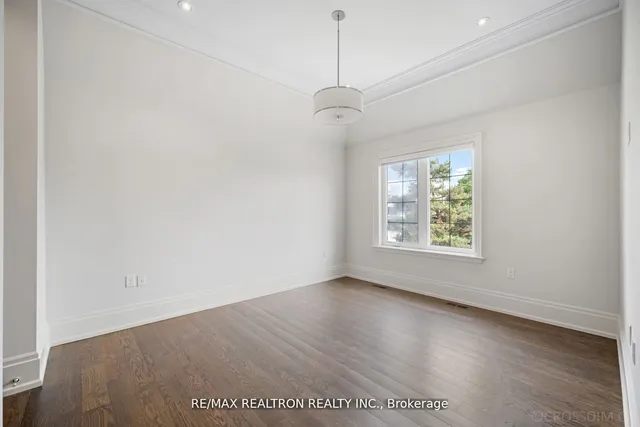 Additional image 25 of 12 Waring Crt