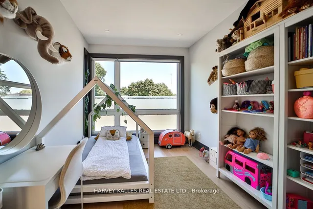 Additional image 23 of 39 Marquette Ave