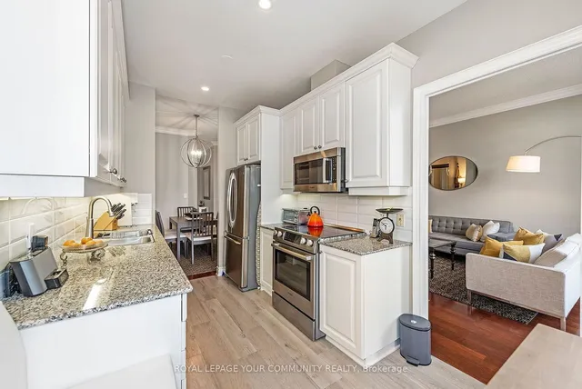 Additional image 18 of 3085 Bloor St Unit 606