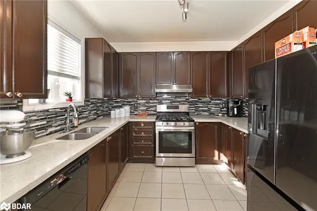 Additional image 10 of 17 Via Romano Way