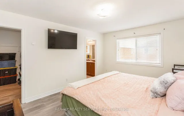 Additional image 23 of 31 Hollingsworth Circ