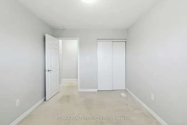 Additional image 30 of 8 TOLEDO Lane