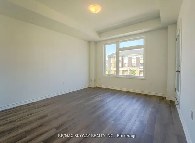 Additional image 13 of 4 Plume St