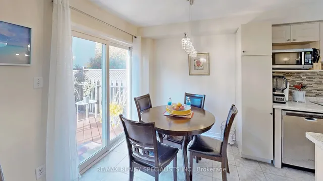 Additional image 16 of 66 Vintage Gate