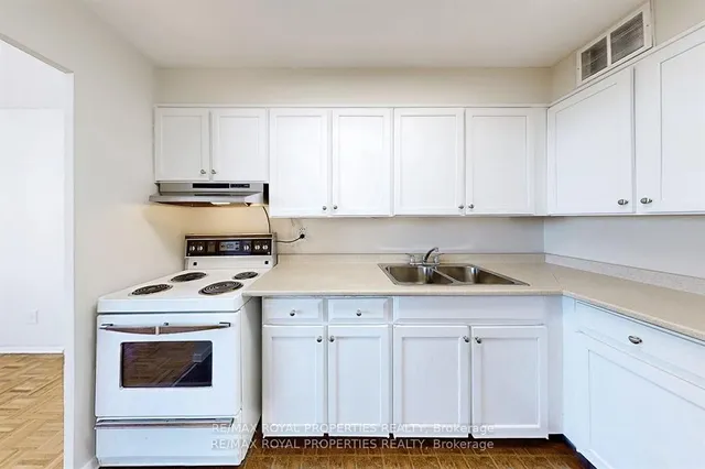 Additional image 9 of 20 Forest Manor Rd Unit 702