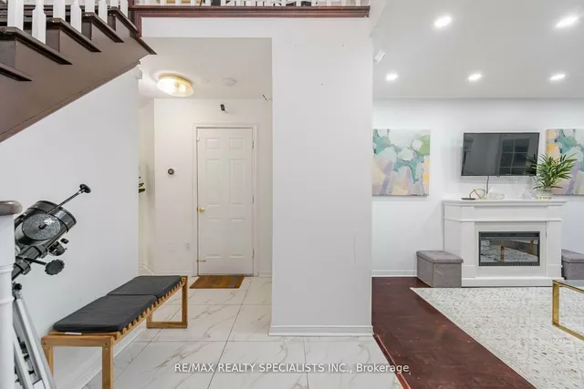 Additional image 6 of 76 Thunderbird Tr