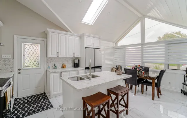 Additional image 2 of 30 Lawrence Cres