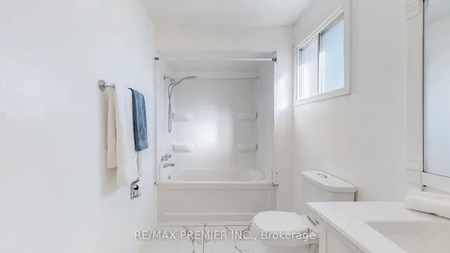 Additional image 22 of 105 Fairglen Ave