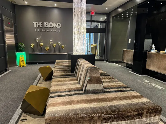 290 Adelaide St Unit 802