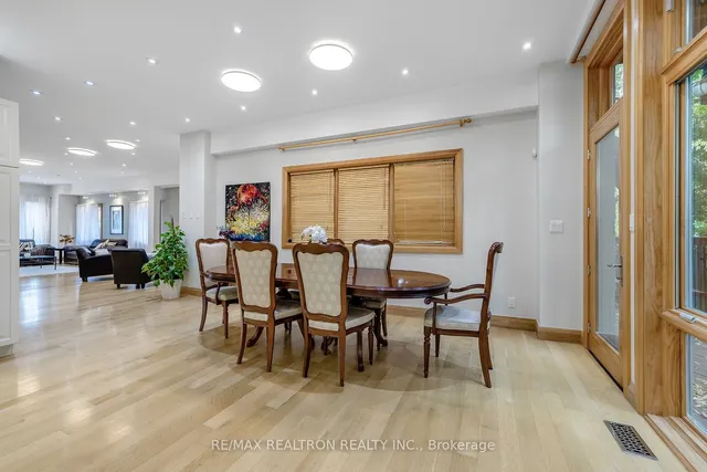 Additional image 8 of 98 Burbank Dr