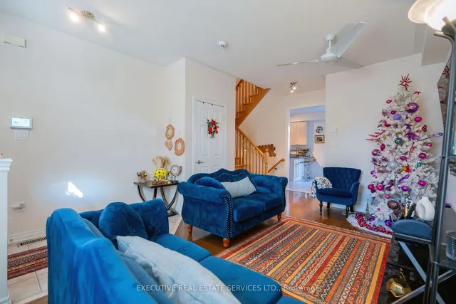 Additional image 9 of 13 Percy Gate