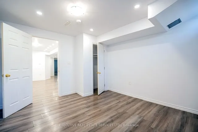 Additional image 35 of 51 Gower Cres