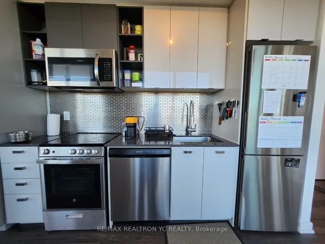 Additional image 3 of 10 De Boers Dr Unit 411