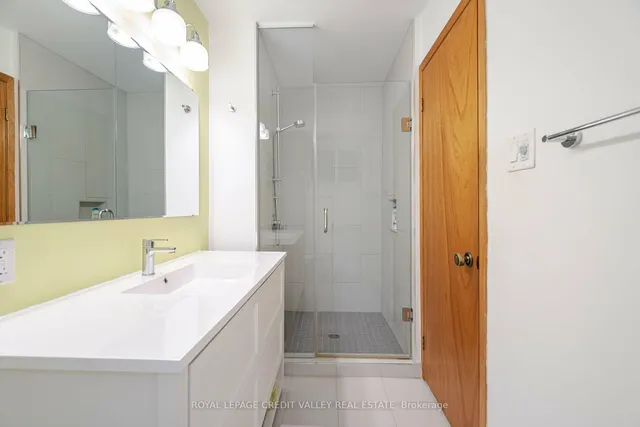 Additional image 28 of 17 Meadowland Gate