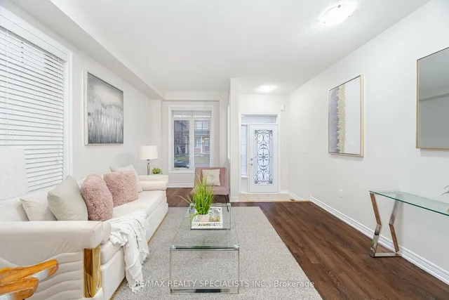 Additional image 8 of 90 Truro Circ