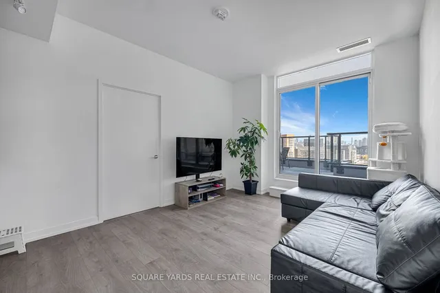 Additional image 7 of 270 Dufferin St Unit PH01