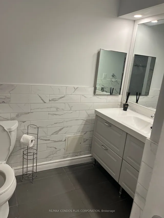 Additional image 12 of 99 Harbour Sq Unit 1211