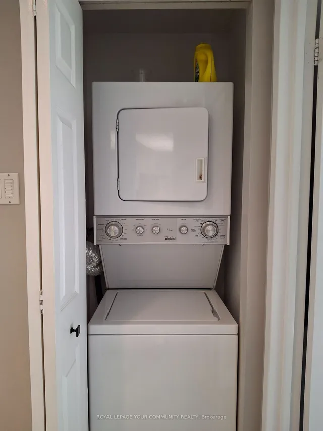 Additional image 12 of 77 Harbour Sq Unit 809