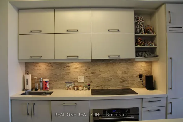 Additional image 10 of 1080 Bay St Unit 1811