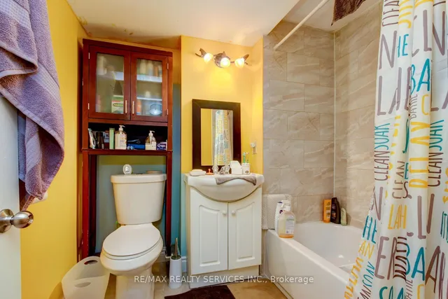 Additional image 21 of 8 Heatherside Crt