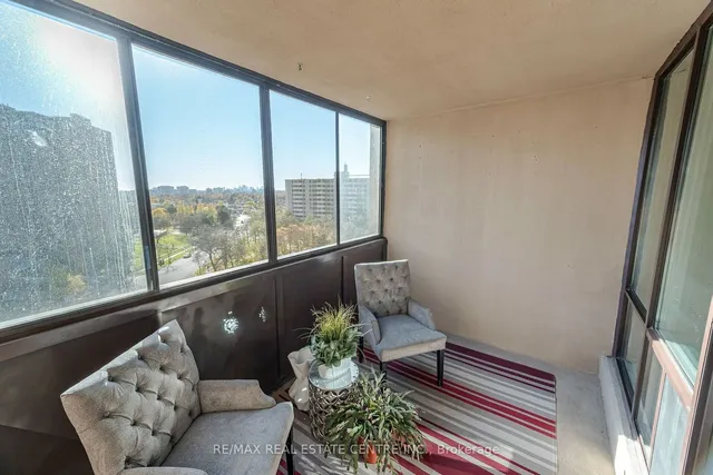 Additional image 29 of 714 The West Mall Unit 1009