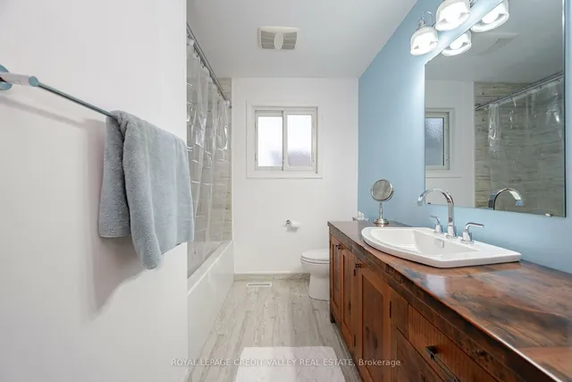 Additional image 21 of 17 Meadowland Gate