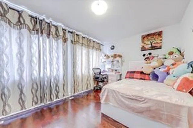 Additional image 27 of 28 Rosebank Dr Unit 807