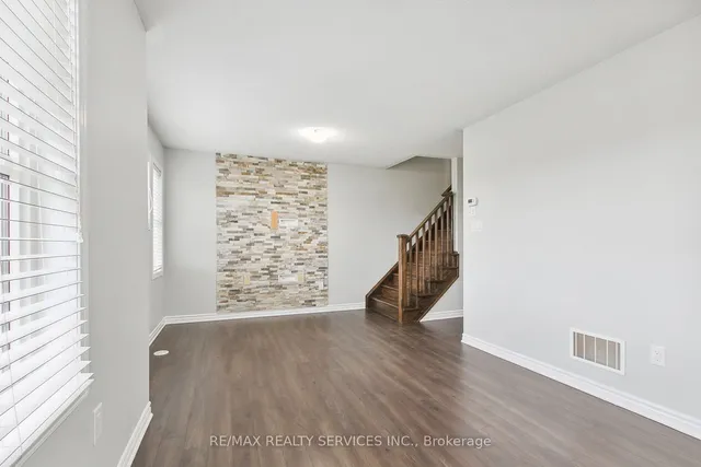 Additional image 20 of 8 TOLEDO Lane