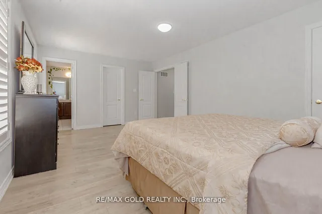 Additional image 23 of 40 Stephanie Ave