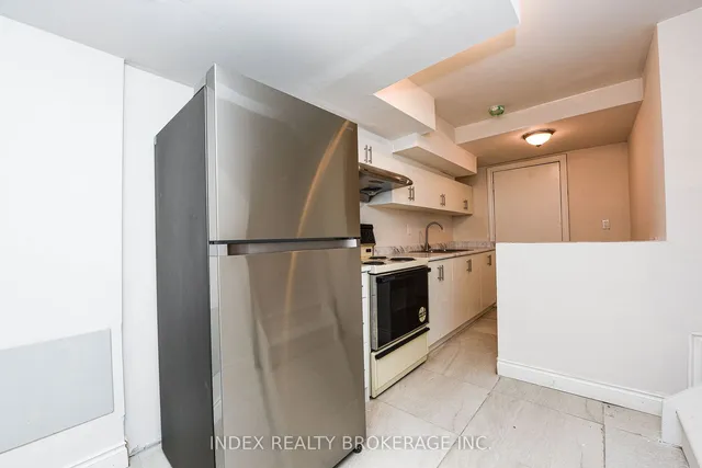 Additional image 30 of 32 Charger Lane