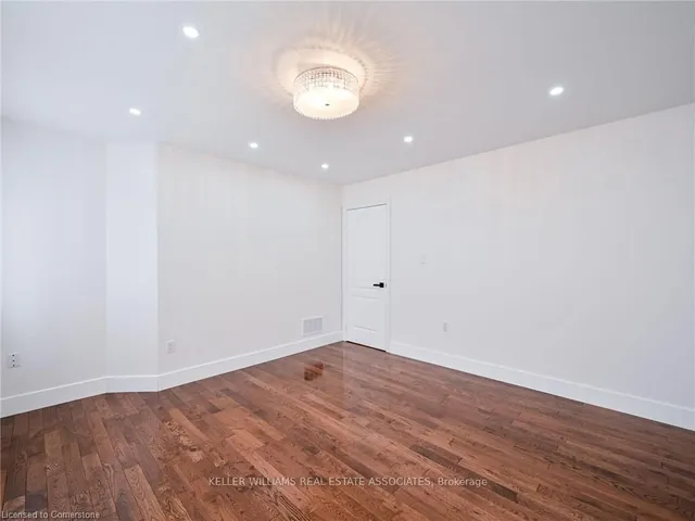 Additional image 28 of 37 Sir Jacobs Cres