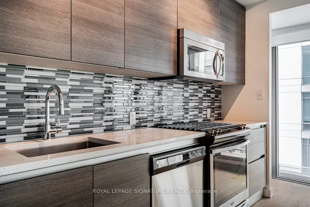Additional image 6 of 111 Bathurst St Unit 814