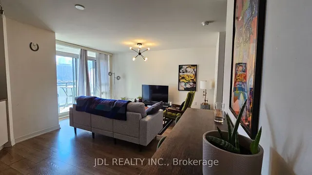 Additional image 7 of 775 King St Unit 521