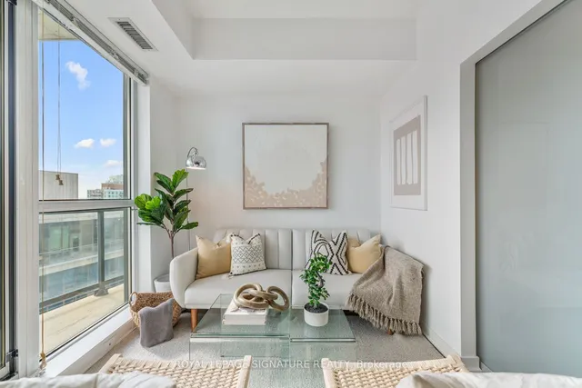 Additional image 6 of 51 East Liberty St Unit 2116