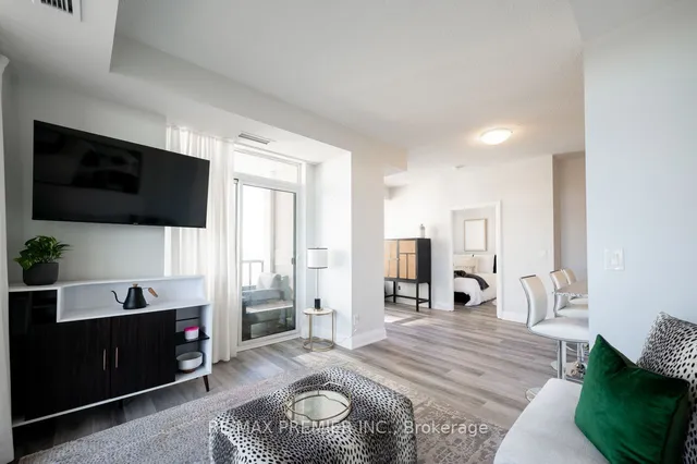 Additional image 22 of 35 Fontenay Crt Unit 902