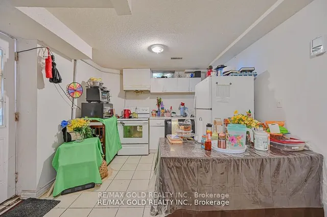 Additional image 31 of 52 Sandyshores Dr