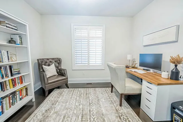 Additional image 11 of 39 Lampman Cres