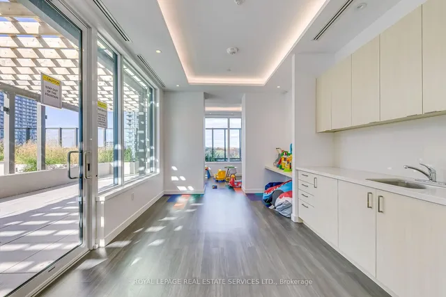 Additional image 36 of 1926 Lake Shore Blvd Unit 1805