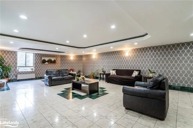 Additional image 6 of 41 MARKBROOK Lane Unit 614