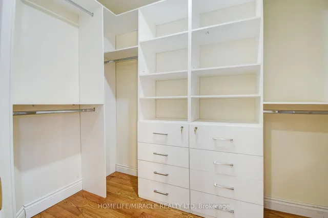 Additional image 26 of 55 Lyndbrook Cres