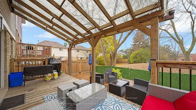 Additional image 35 of 60 Roehampton Cres