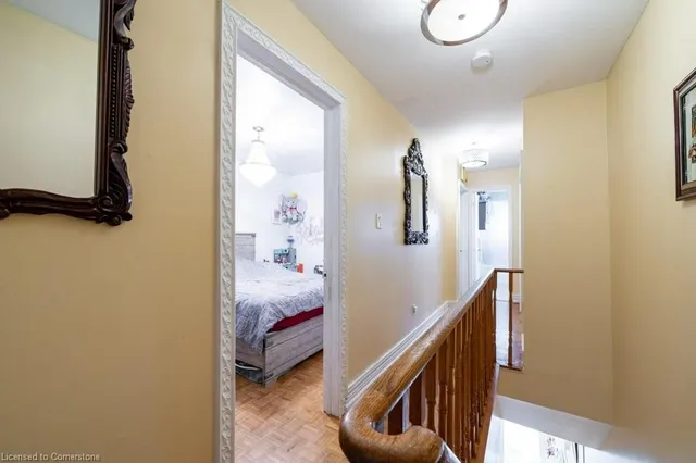 Additional image 11 of 13 Rolyat St